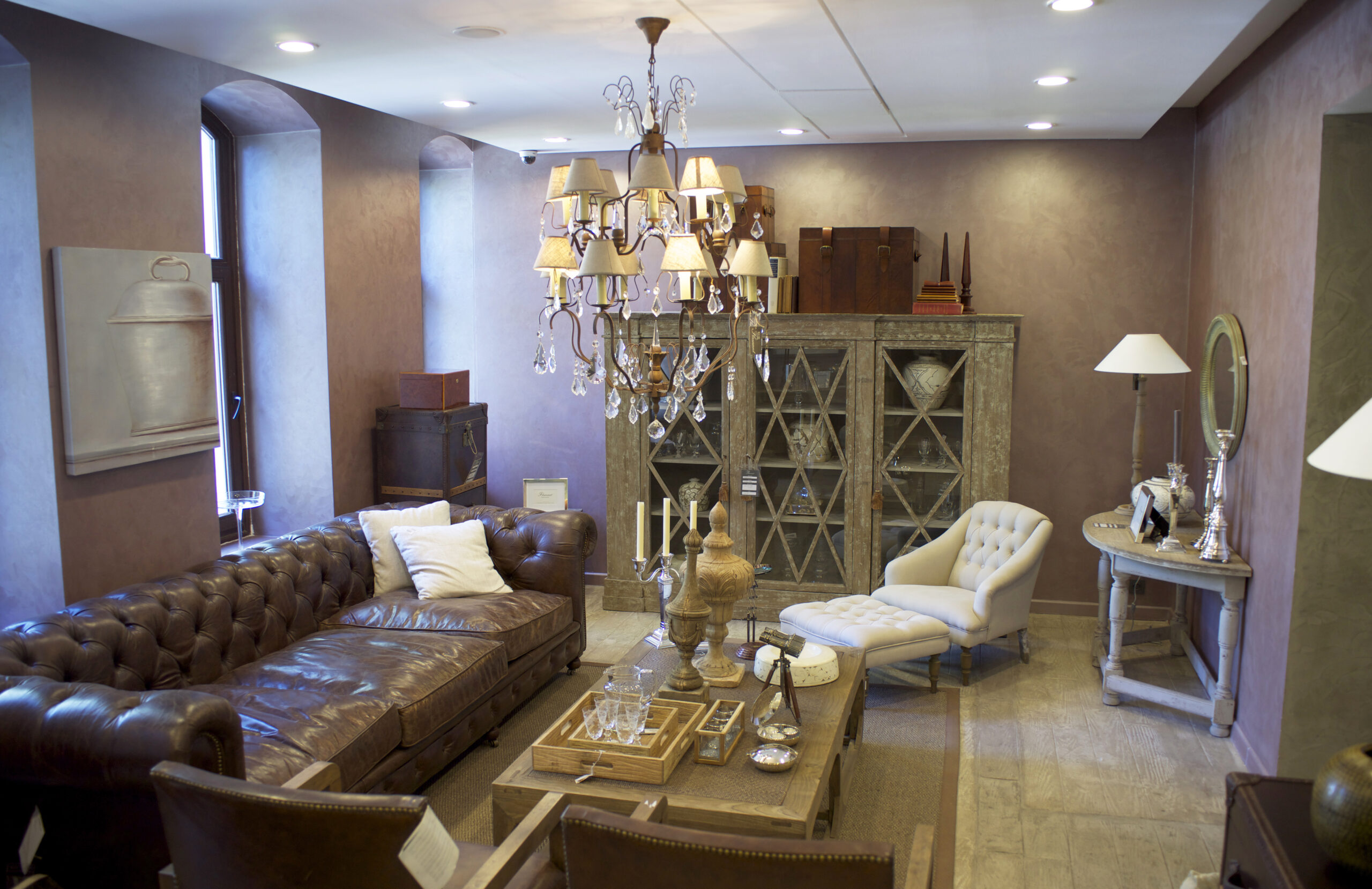 FURNISHING AND STYLING