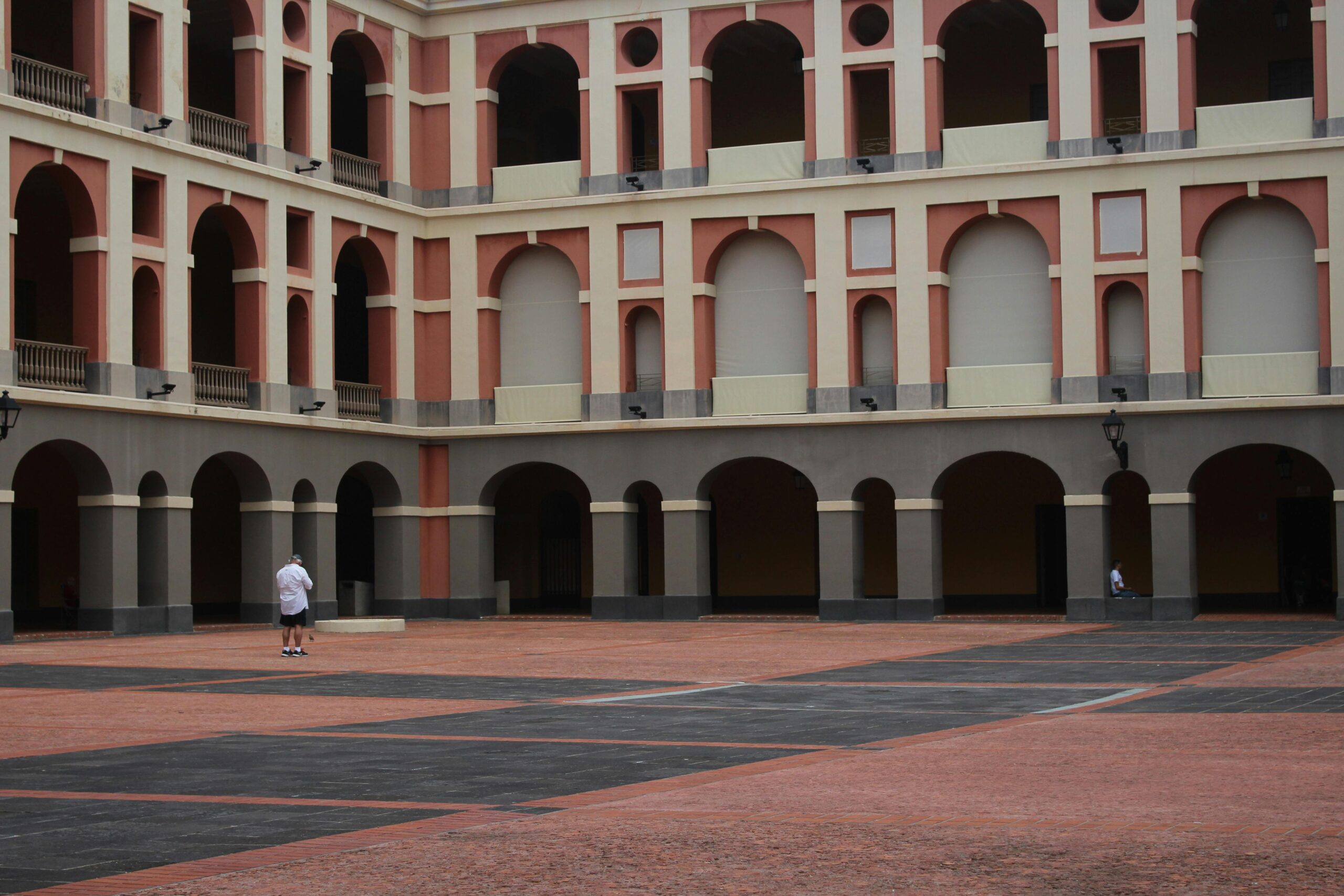 GOVERNMENT BUILDING